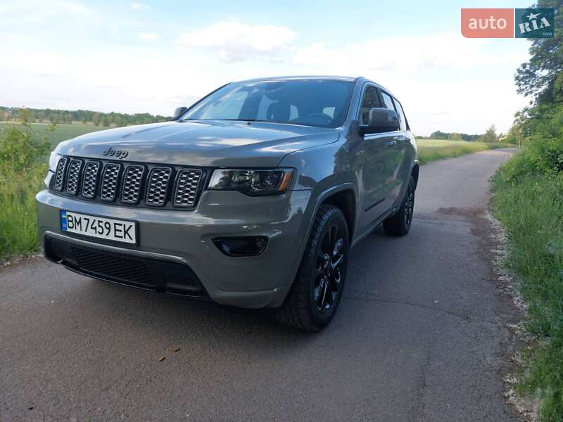 Внедорожник / Кроссовер Jeep Grand Cherokee 2022 в Ромнах