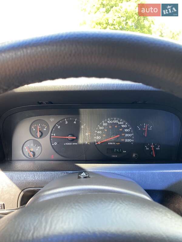 Внедорожник / Кроссовер Jeep Grand Cherokee 2002 в Житомире