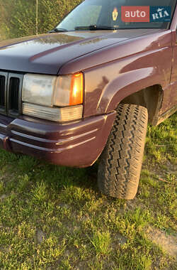 Позашляховик / Кросовер Jeep Grand Cherokee 1996 в 