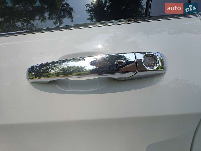 Внедорожник / Кроссовер Jeep Grand Cherokee 2018 в Киеве фото 53 Внедорожник / Кроссовер Jeep Grand Cherokee 2018 в Киеве