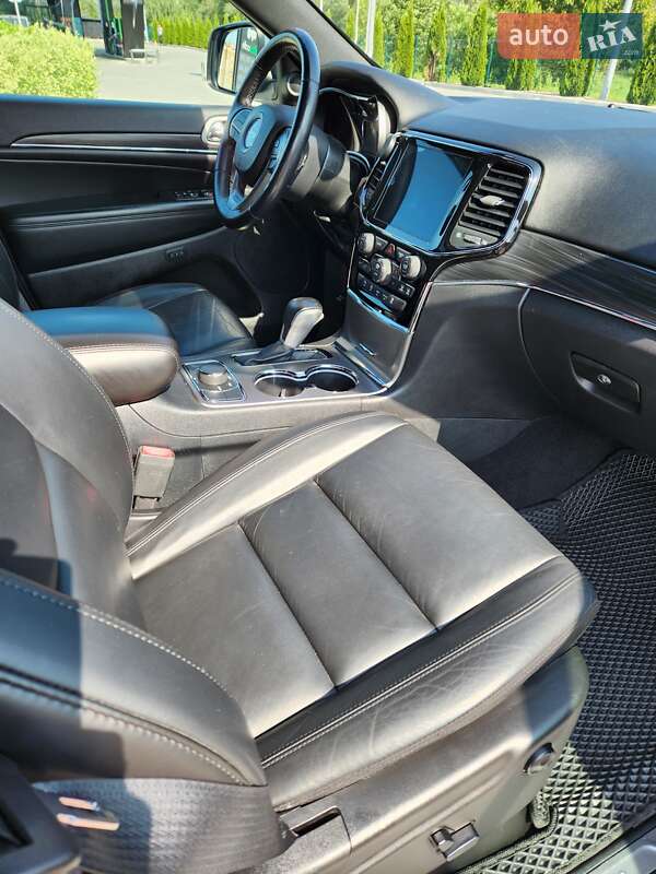 Внедорожник / Кроссовер Jeep Grand Cherokee 2020 в Хмельницком