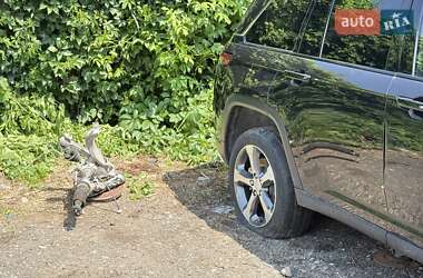 Позашляховик / Кросовер Jeep Grand Cherokee 2022 в 