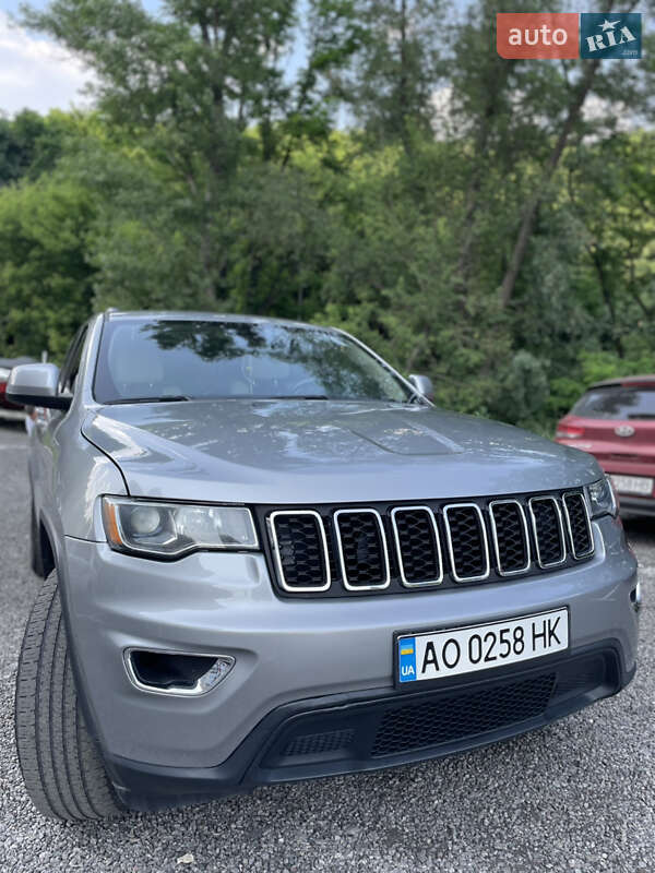 Внедорожник / Кроссовер Jeep Grand Cherokee 2017 в Киеве