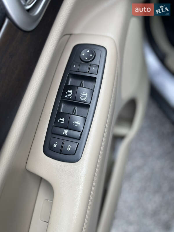 Внедорожник / Кроссовер Jeep Grand Cherokee 2017 в Киеве