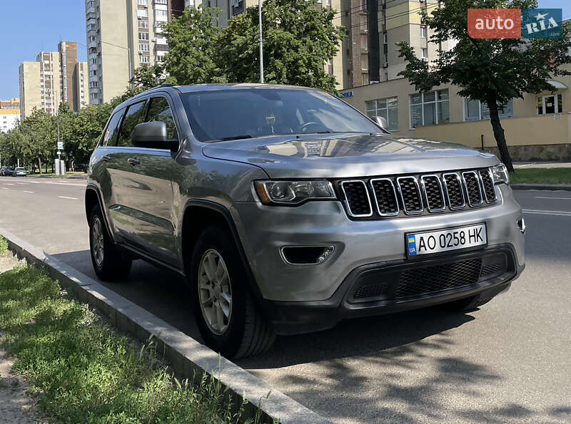 Внедорожник / Кроссовер Jeep Grand Cherokee 2017 в Киеве