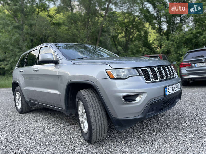 Внедорожник / Кроссовер Jeep Grand Cherokee 2017 в Киеве
