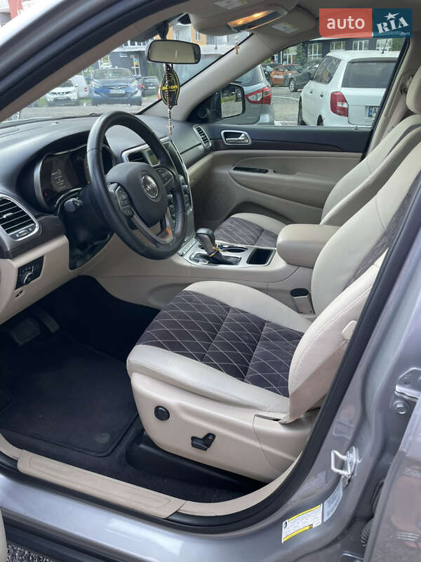 Внедорожник / Кроссовер Jeep Grand Cherokee 2017 в Киеве