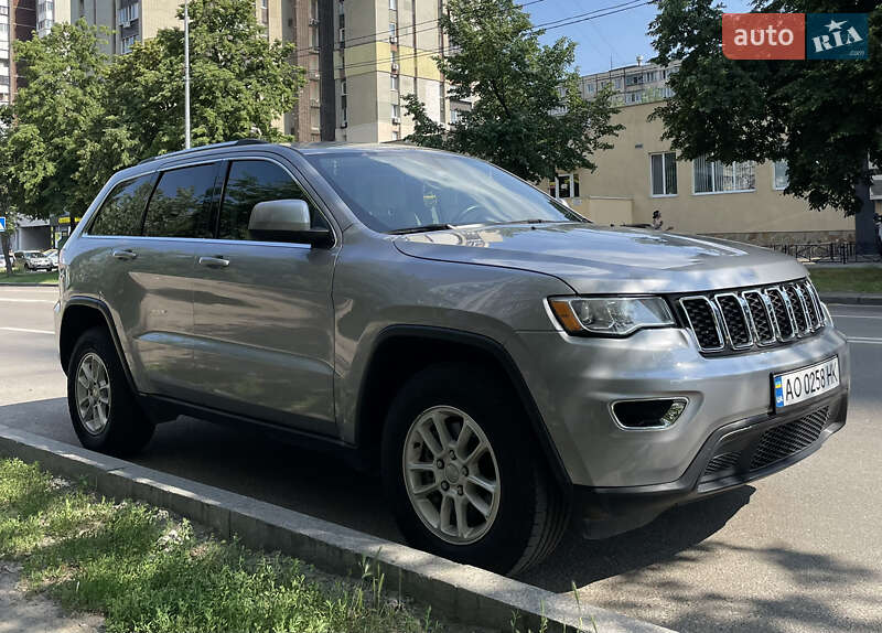 Внедорожник / Кроссовер Jeep Grand Cherokee 2017 в Киеве