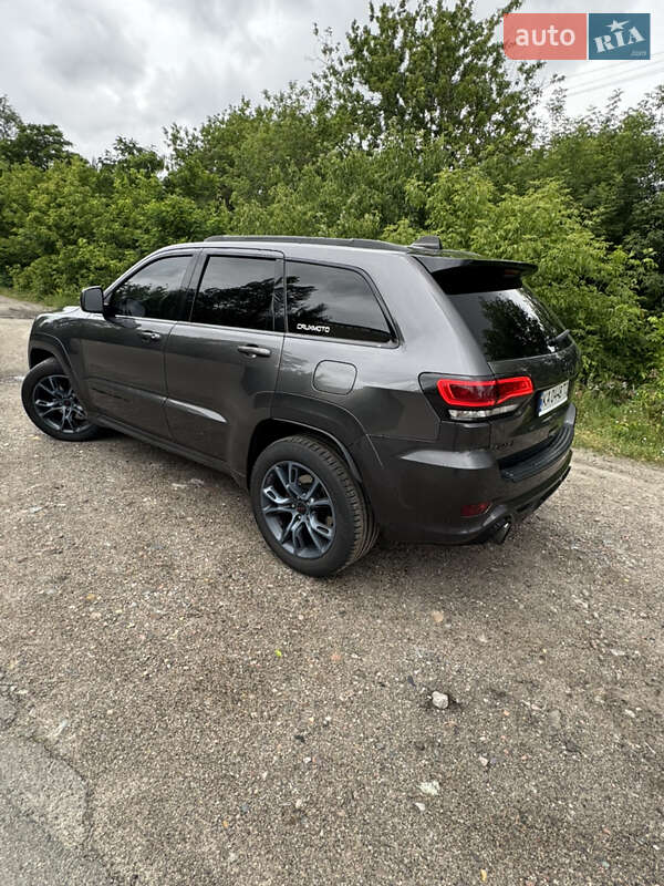 Внедорожник / Кроссовер Jeep Grand Cherokee 2016 в Киеве