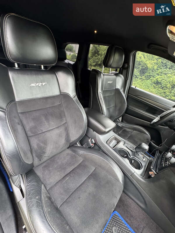 Внедорожник / Кроссовер Jeep Grand Cherokee 2016 в Киеве