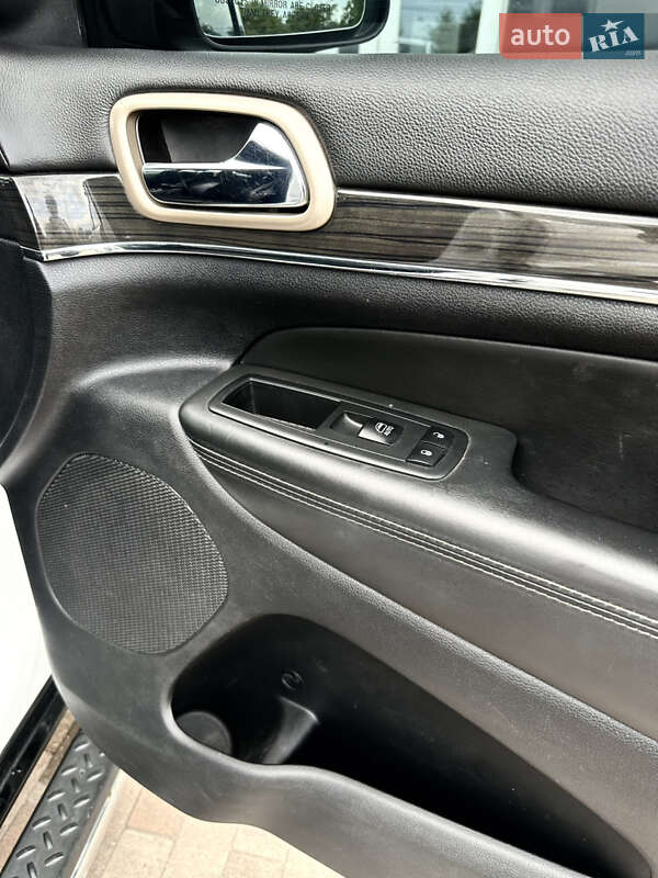 Внедорожник / Кроссовер Jeep Grand Cherokee 2013 в Чернигове
