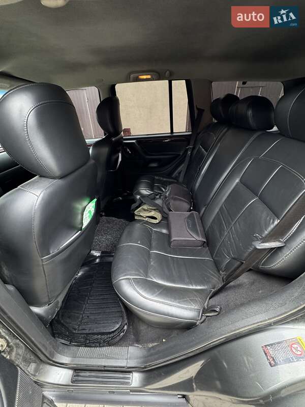 Позашляховик / Кросовер Jeep Grand Cherokee 2004 в Володимирі