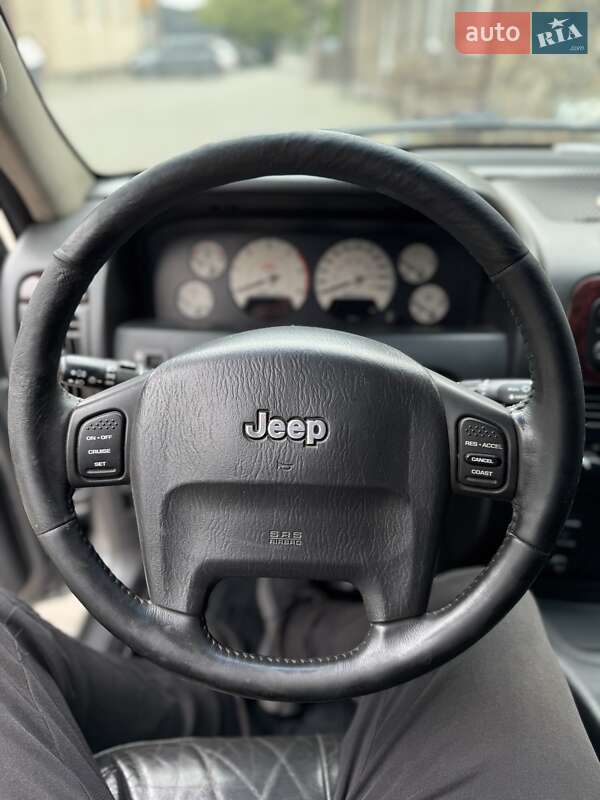 Позашляховик / Кросовер Jeep Grand Cherokee 2004 в Володимирі