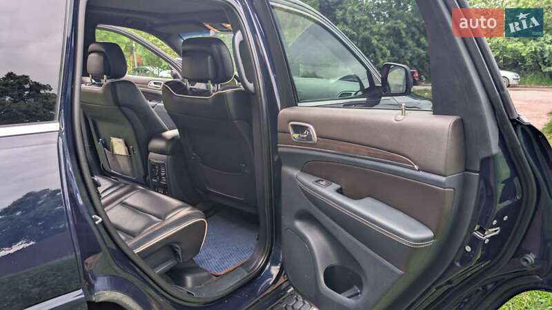 Внедорожник / Кроссовер Jeep Grand Cherokee 2017 в Сумах