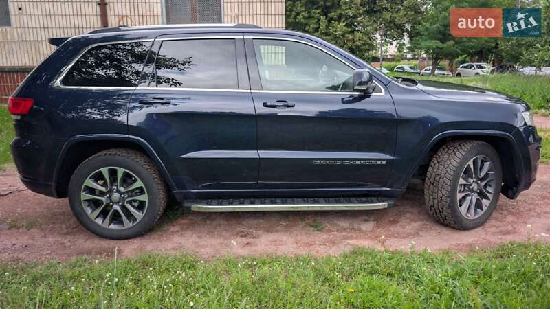 Внедорожник / Кроссовер Jeep Grand Cherokee 2017 в Сумах