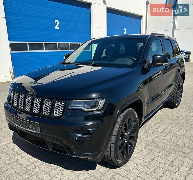 Внедорожник / Кроссовер Jeep Grand Cherokee 2017 в Киеве