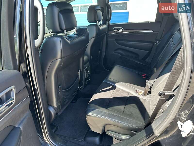 Внедорожник / Кроссовер Jeep Grand Cherokee 2017 в Киеве