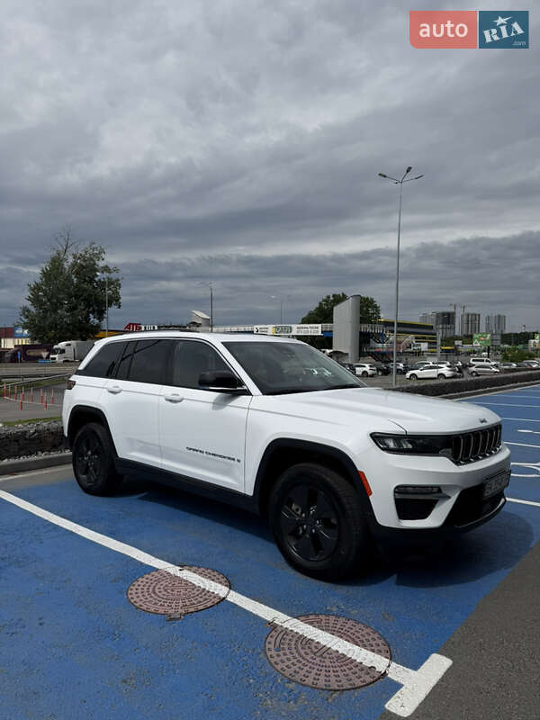 Внедорожник / Кроссовер Jeep Grand Cherokee 2022 в Киеве