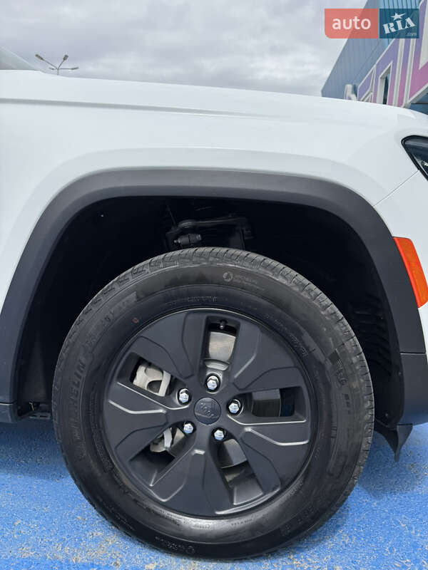 Внедорожник / Кроссовер Jeep Grand Cherokee 2022 в Киеве