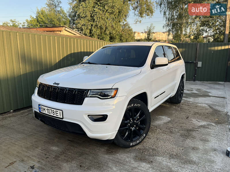 Внедорожник / Кроссовер Jeep Grand Cherokee 2017 в Сумах