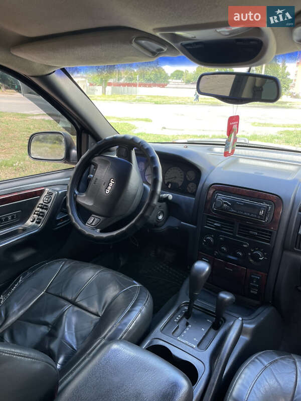 Внедорожник / Кроссовер Jeep Grand Cherokee 2002 в Кременчуге