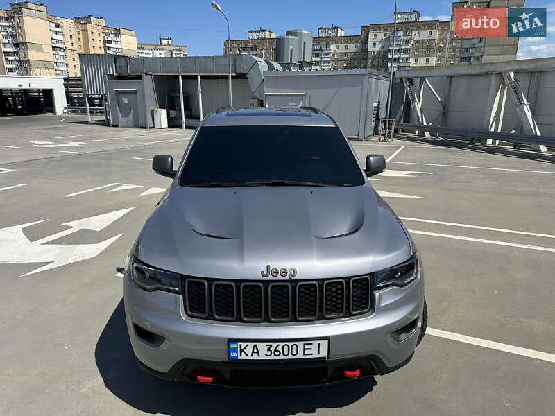 Внедорожник / Кроссовер Jeep Grand Cherokee 2018 в Киеве фото 7 Внедорожник / Кроссовер Jeep Grand Cherokee 2018 в Киеве