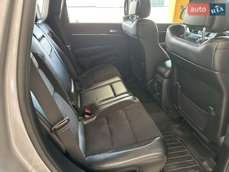 Внедорожник / Кроссовер Jeep Grand Cherokee 2018 в Киеве фото 17 Внедорожник / Кроссовер Jeep Grand Cherokee 2018 в Киеве
