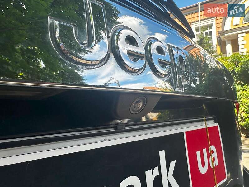 Внедорожник / Кроссовер Jeep Grand Cherokee 2012 в Киеве