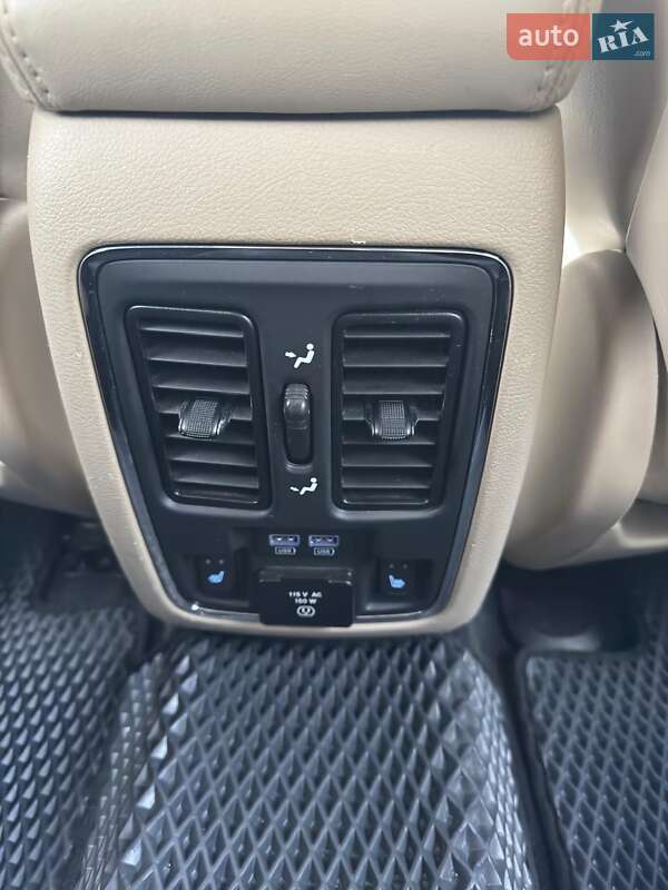 Внедорожник / Кроссовер Jeep Grand Cherokee 2014 в Ужгороде