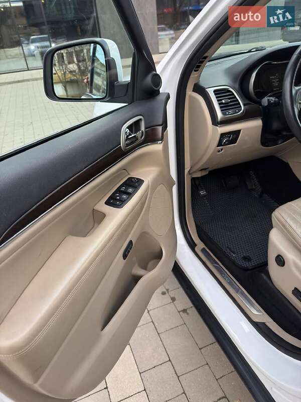 Внедорожник / Кроссовер Jeep Grand Cherokee 2014 в Ужгороде