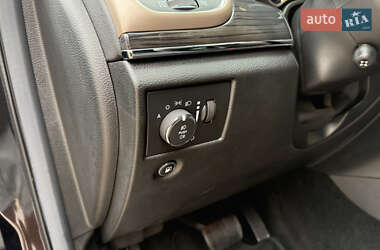Внедорожник / Кроссовер Jeep Grand Cherokee 2015 в 