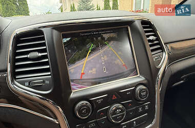 Внедорожник / Кроссовер Jeep Grand Cherokee 2015 в 