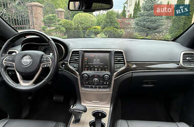 Внедорожник / Кроссовер Jeep Grand Cherokee 2015 в 