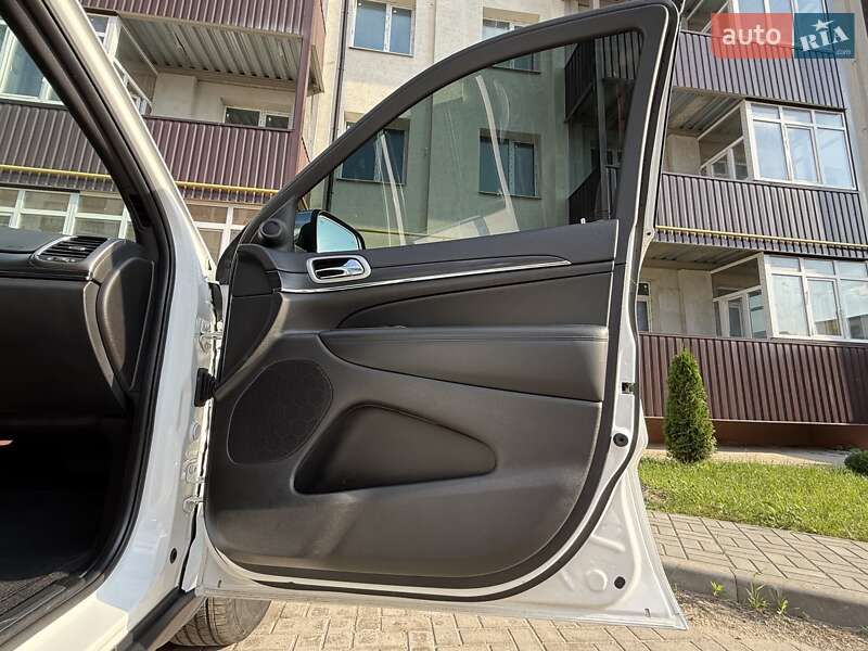 Внедорожник / Кроссовер Jeep Grand Cherokee 2021 в Ромнах