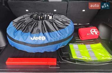 Внедорожник / Кроссовер Jeep Grand Cherokee 2021 в 