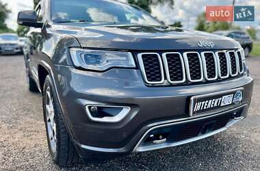 Внедорожник / Кроссовер Jeep Grand Cherokee 2021 в 
