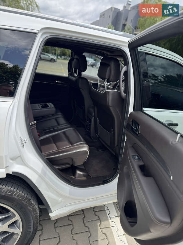 Внедорожник / Кроссовер Jeep Grand Cherokee 2019 в Киеве фото 10 Внедорожник / Кроссовер Jeep Grand Cherokee 2019 в Киеве