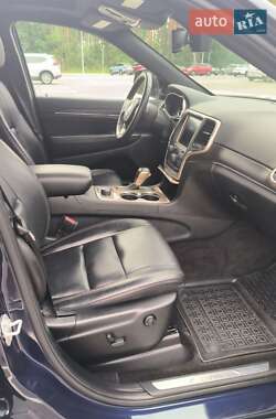 Внедорожник / Кроссовер Jeep Grand Cherokee 2016 в 