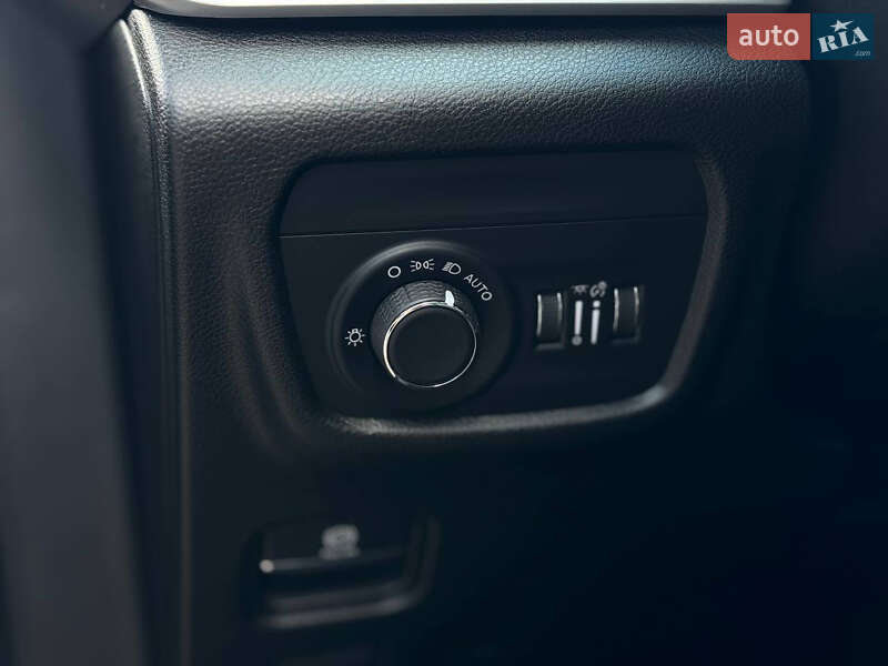 Внедорожник / Кроссовер Jeep Grand Cherokee 2022 в Киеве