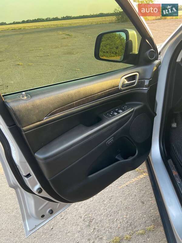 Внедорожник / Кроссовер Jeep Grand Cherokee 2011 в Первомайске