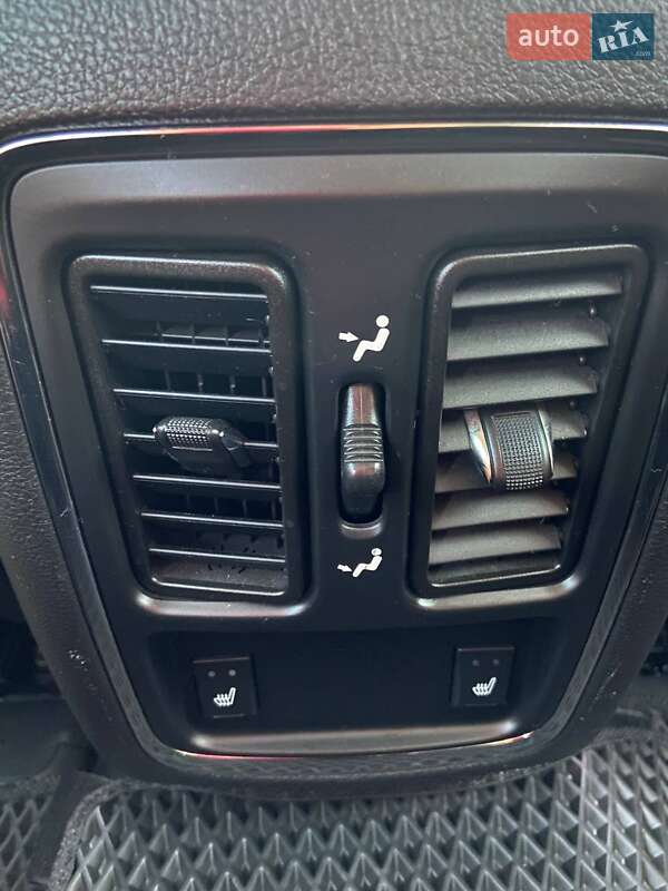 Внедорожник / Кроссовер Jeep Grand Cherokee 2011 в Первомайске