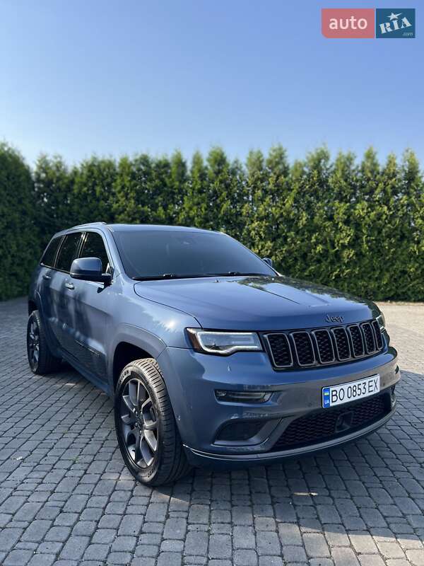 Позашляховик / Кросовер Jeep Grand Cherokee 2020 в Чернівцях