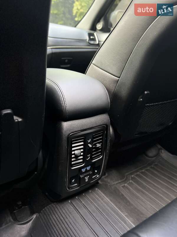 Позашляховик / Кросовер Jeep Grand Cherokee 2020 в Чернівцях