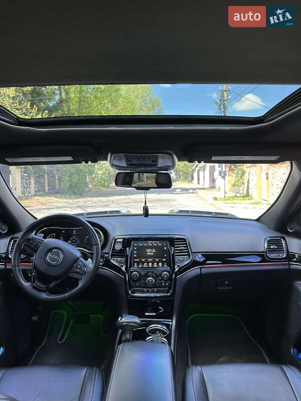 Внедорожник / Кроссовер Jeep Grand Cherokee 2015 в Киеве