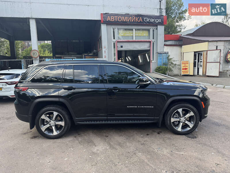 Внедорожник / Кроссовер Jeep Grand Cherokee 2023 в Киеве