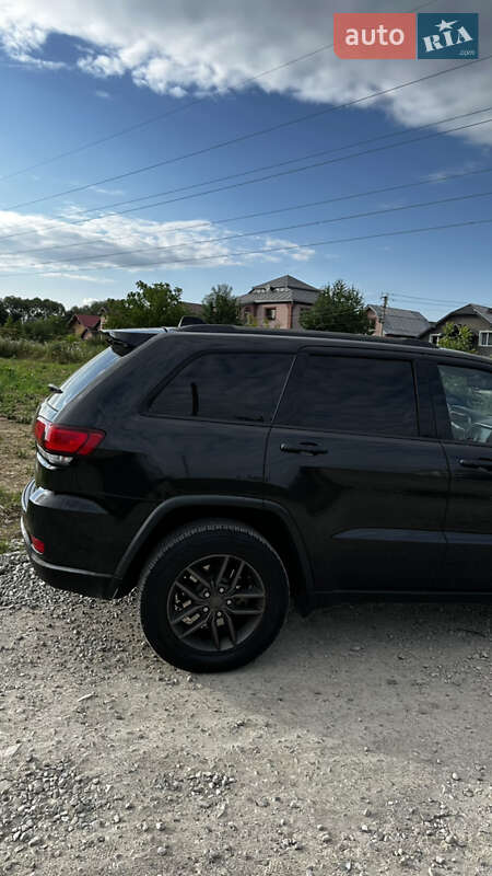 Внедорожник / Кроссовер Jeep Grand Cherokee 2016 в Ивано-Франковске
