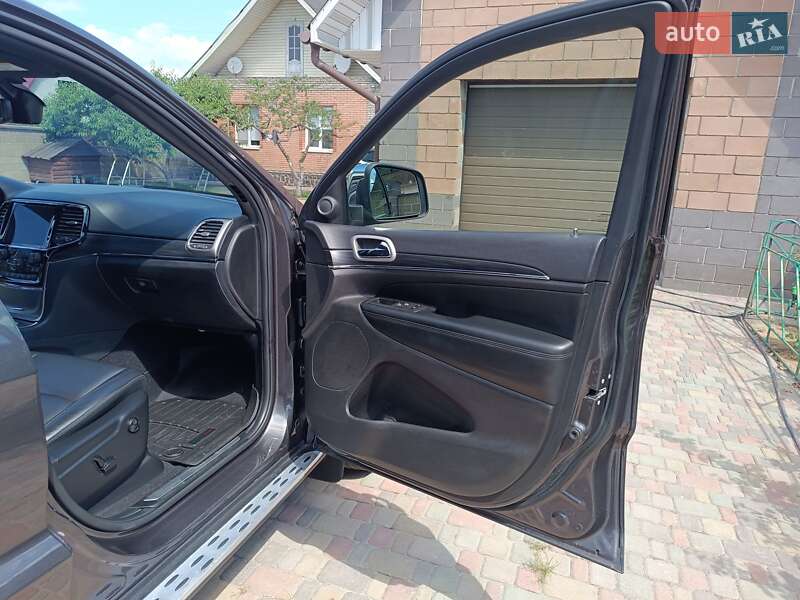 Внедорожник / Кроссовер Jeep Grand Cherokee 2020 в Лубнах