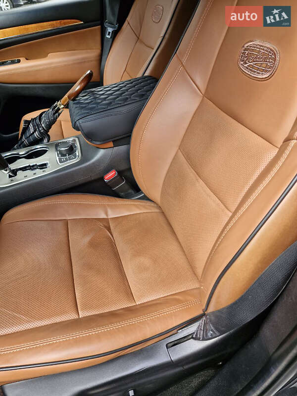 Внедорожник / Кроссовер Jeep Grand Cherokee 2011 в Киеве