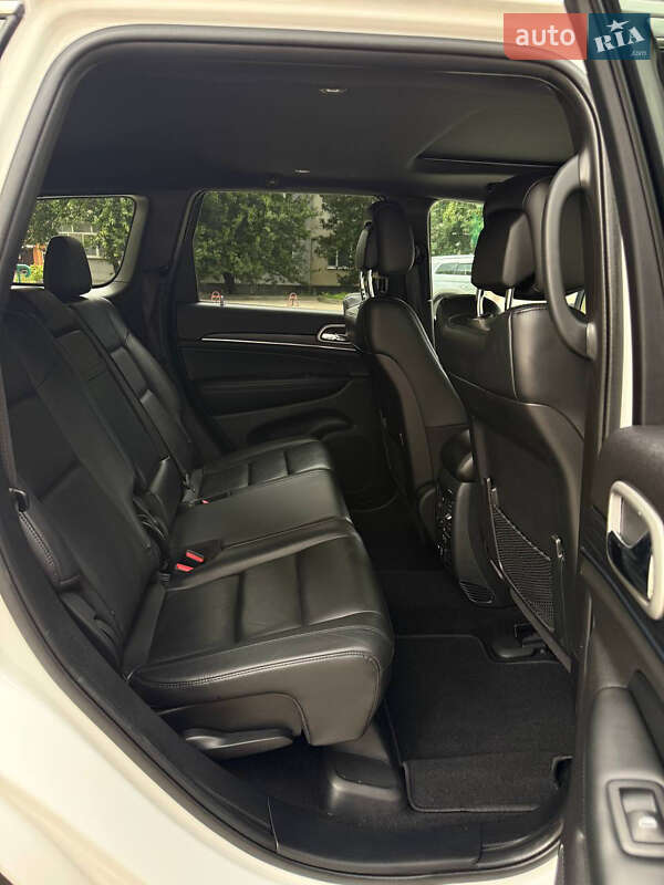 Внедорожник / Кроссовер Jeep Grand Cherokee 2019 в Ромнах фото 13 Внедорожник / Кроссовер Jeep Grand Cherokee 2019 в Ромнах
