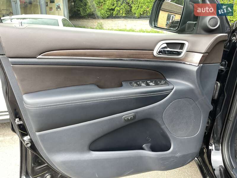 Внедорожник / Кроссовер Jeep Grand Cherokee 2015 в Киеве фото 13 Внедорожник / Кроссовер Jeep Grand Cherokee 2015 в Киеве